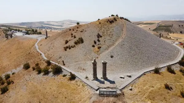 Karakuş Tumulus — Adıyaman, Türkiye
